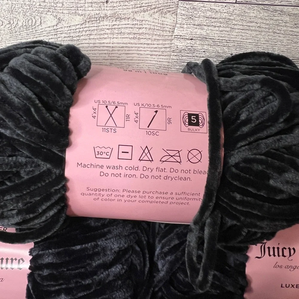 Juicy Couture Luxe Velour Yarn in Black - Picture 5 of 7